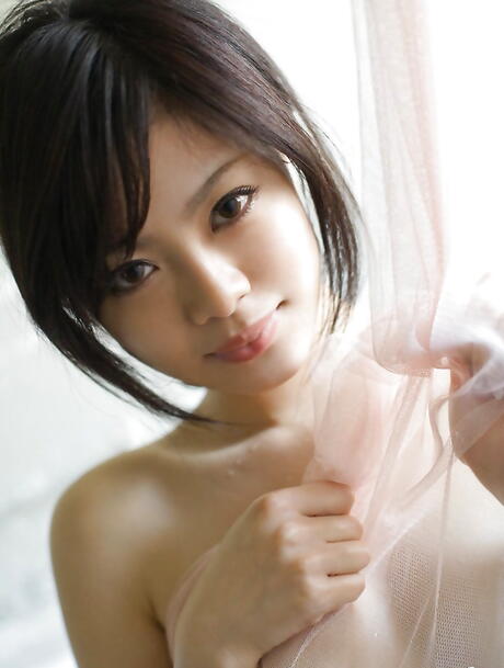 Svelte japanese young China Yuki exhibiting tiny tits and sexy butt in bathroom